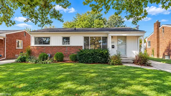 30107 Rosebriar ST, StClairShores, MI 48082