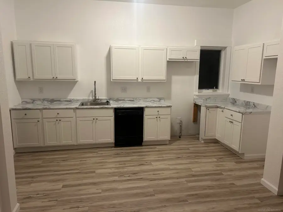 1473 Division, Muskegon, MI 49441 - #3
