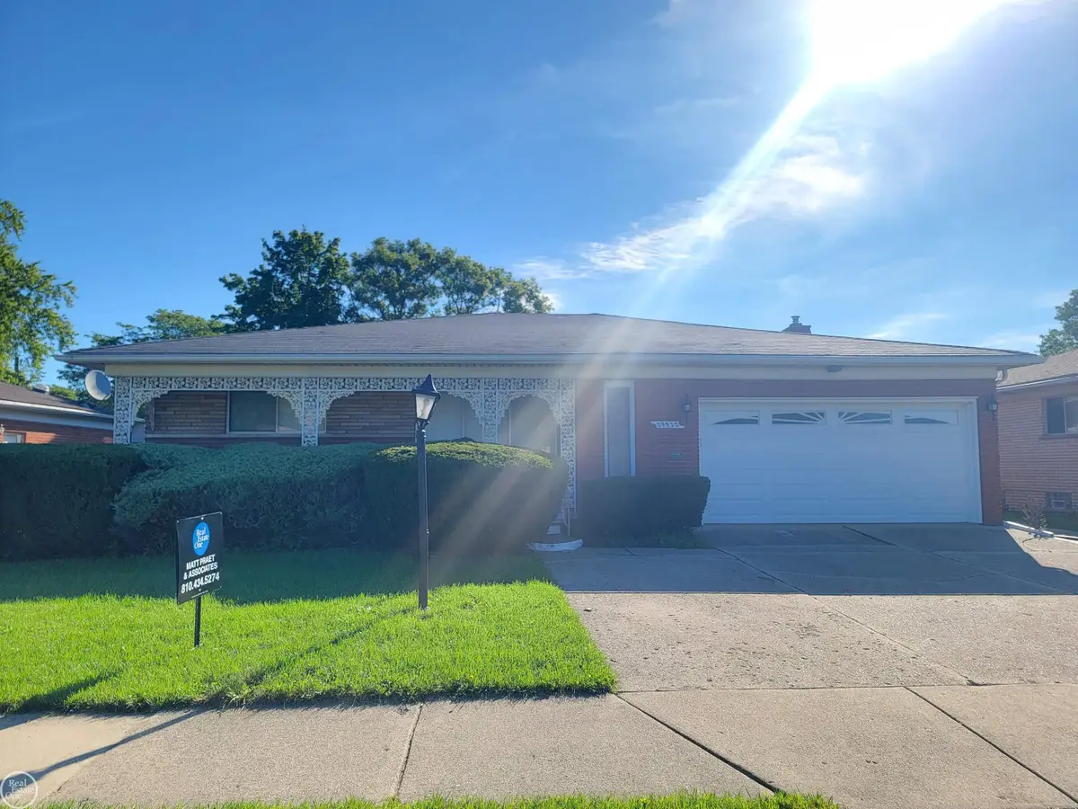 29322 Ridgefield AVE, Warren, MI 48088 - #1