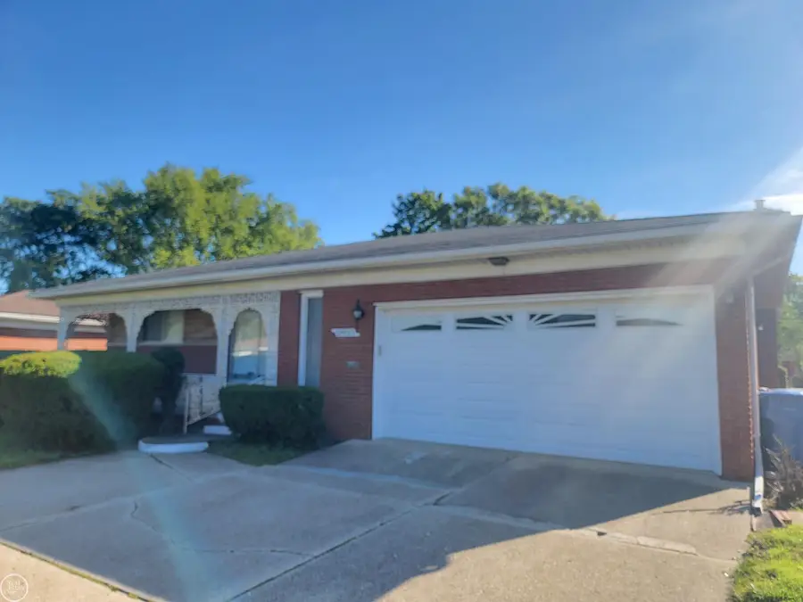 29322 Ridgefield AVE, Warren, MI 48088 - #3