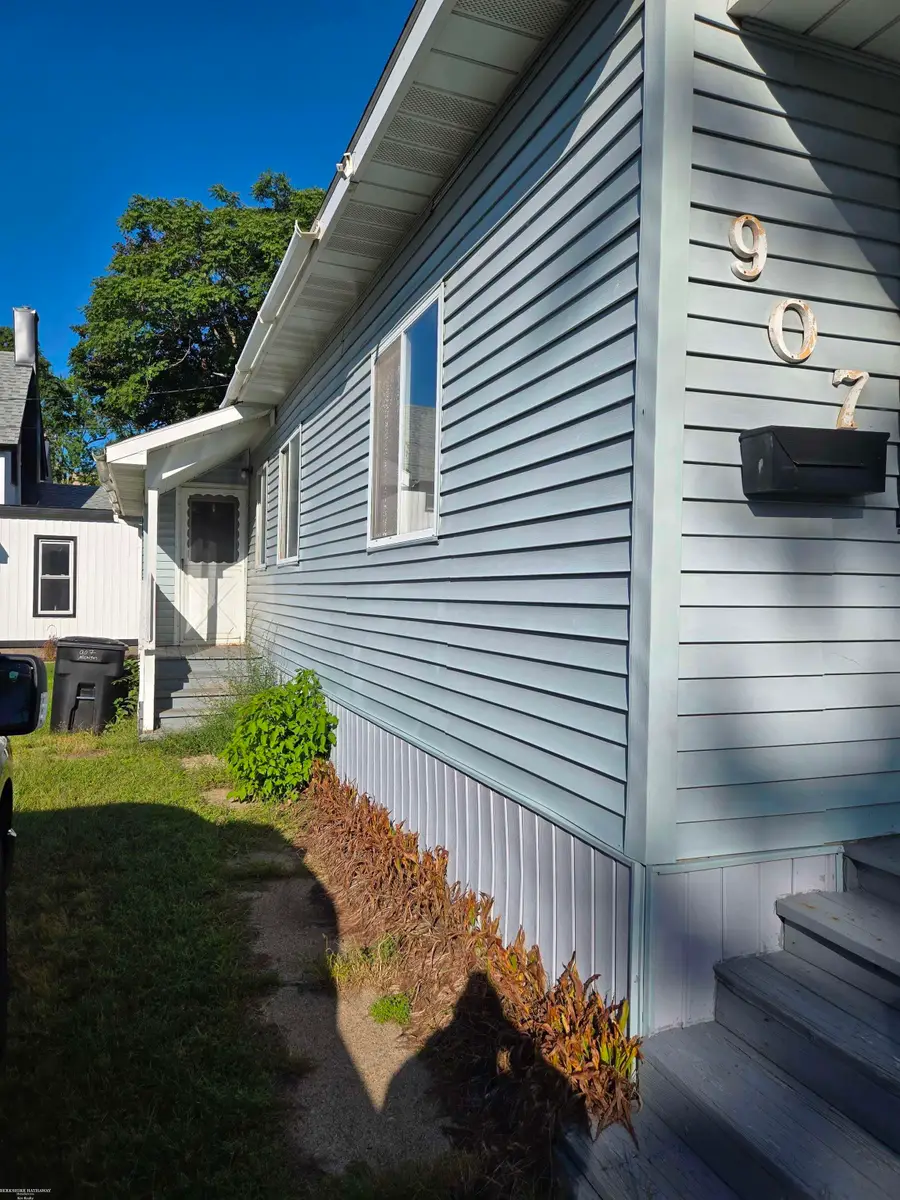 907 Michigan ST, Port Huron, MI 48060 - #2