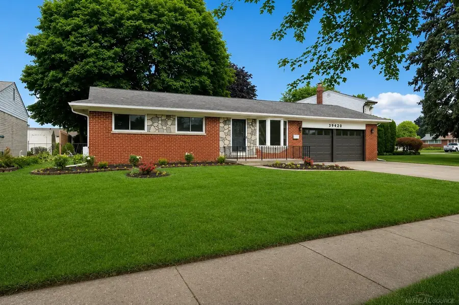 39420 millington DR, Sterling Heights, MI 48313 - #2