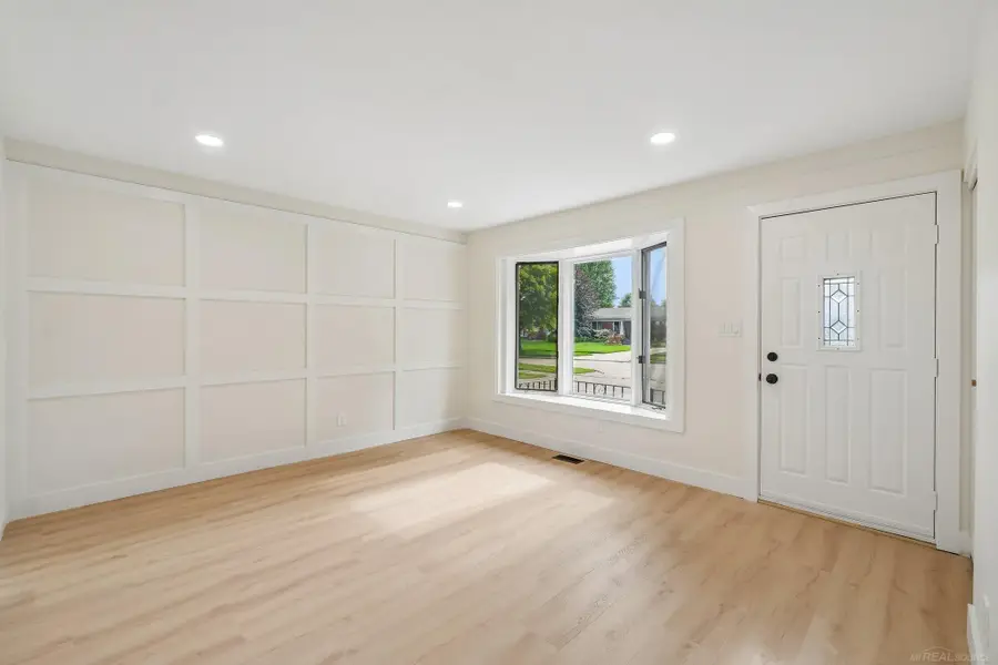39420 millington DR, Sterling Heights, MI 48313 - #3