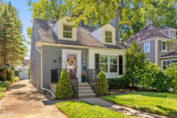 277 Ridgemont, GrossePointeFarms, MI 48236