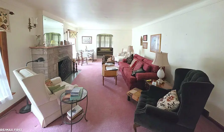 543 Vernier RD, Grosse Pointe Woods, MI 48236 - #3