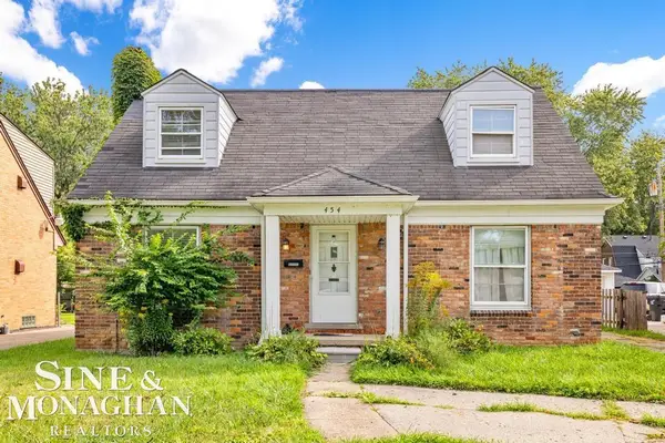454 Alter RD, Detroit, MI 48215