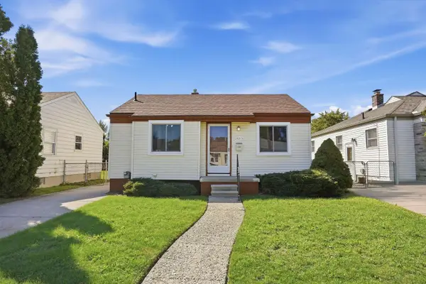 25215 Leach ST, Roseville, MI 48066