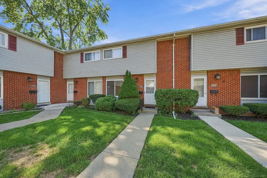 27908 Eastwick Square DRS, Roseville, MI 48066 - #2