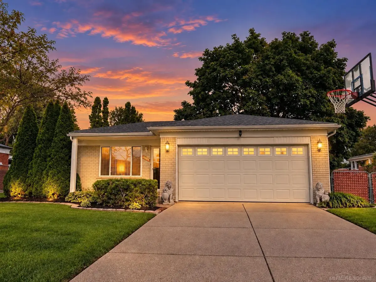 32228 Columbus  DR, Warren, MI 48088 - #1