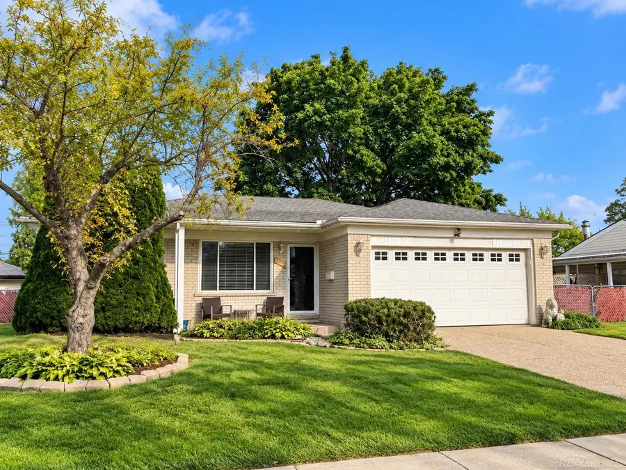 32228 Columbus  DR, Warren, MI 48088 - #3