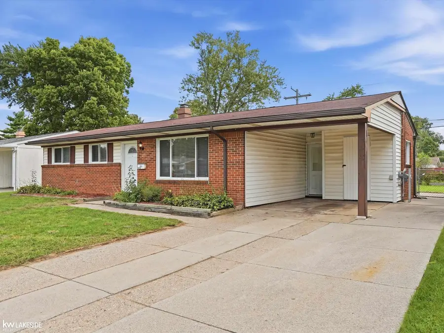 43016 Penny DR, Sterling Heights, MI 48314 - #2