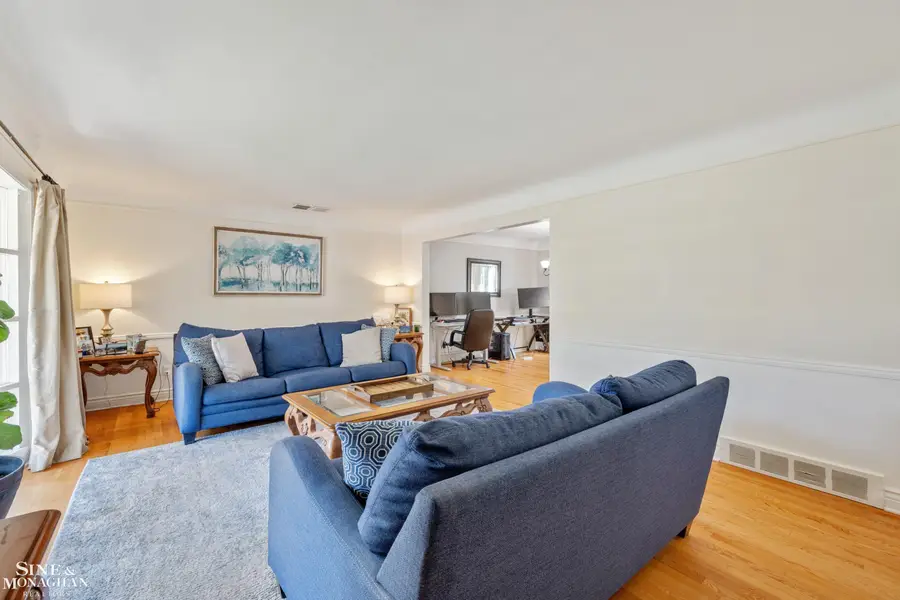 525 Saddle LN, Grosse Pointe Woods, MI 48236 - #3