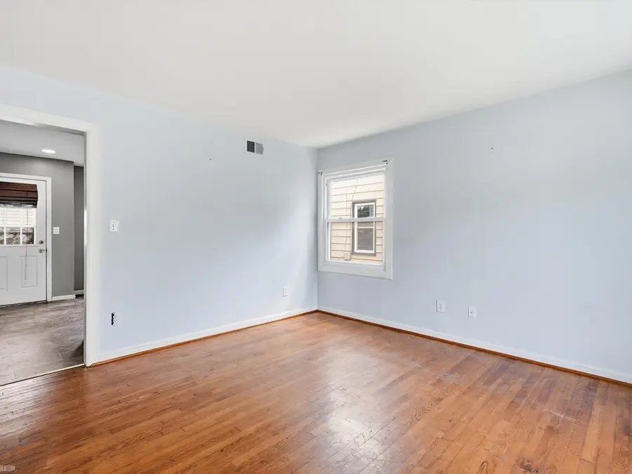 23800 Couzens AVE, Hazel Park, MI 48030 - #3