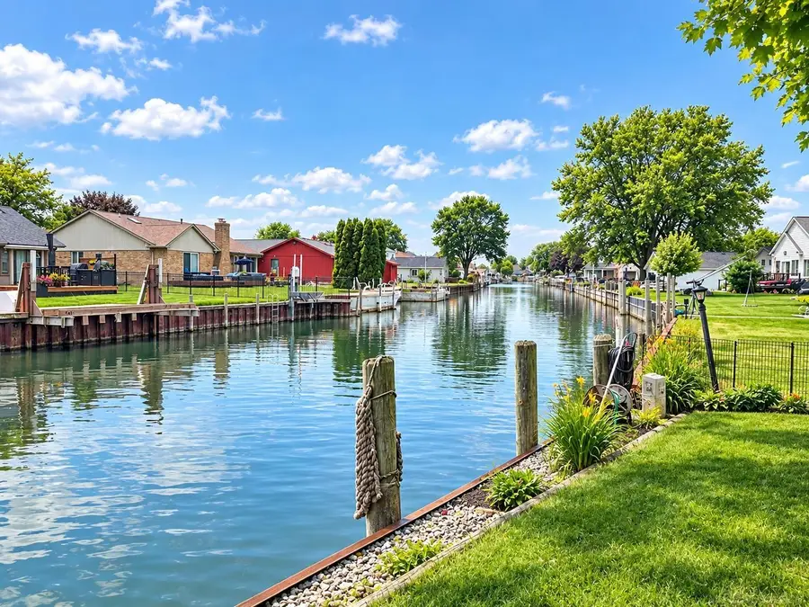 39245 Lakeshore DR, Harrison Township, MI 48045 - #2