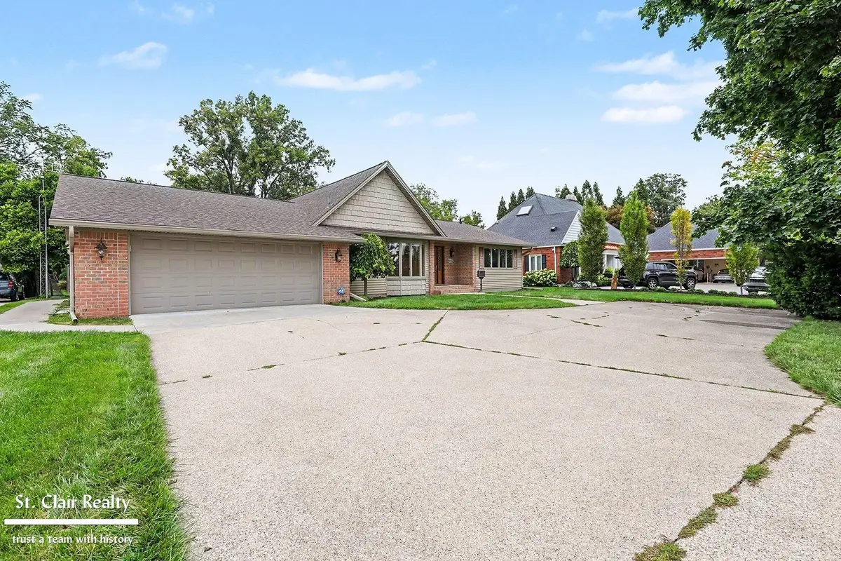 843 N Riverside AVE, Saint Clair, MI 48079 - #1