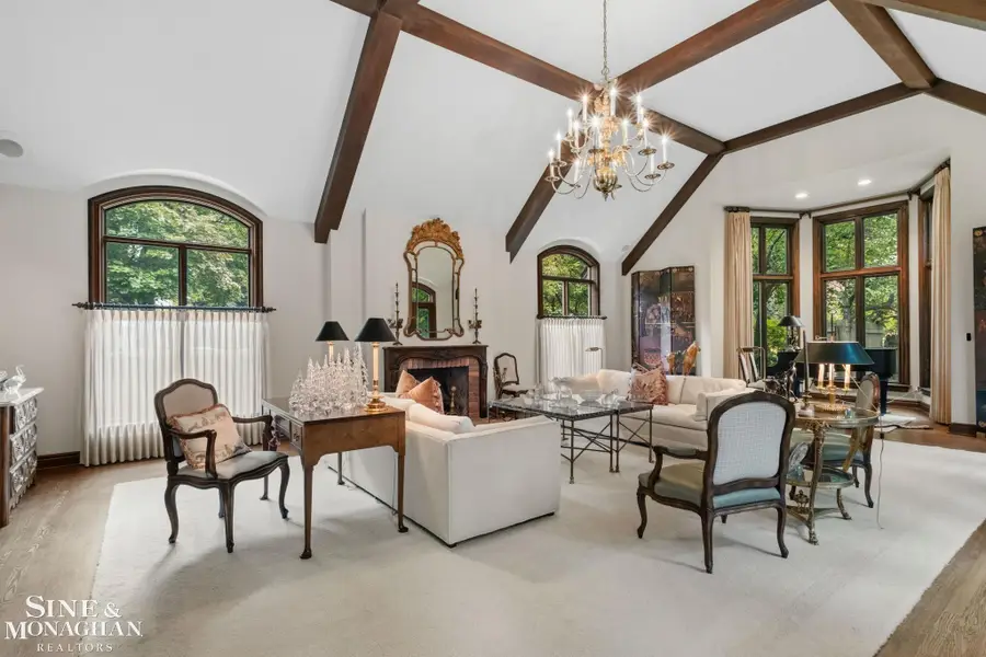 121 Vendome RD, Grosse Pointe Farms, MI 48236 - #2