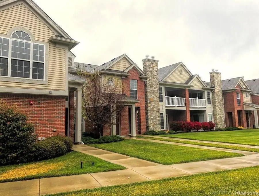 28228 Oakmonte CIR, New Hudson, MI 48165 - #2