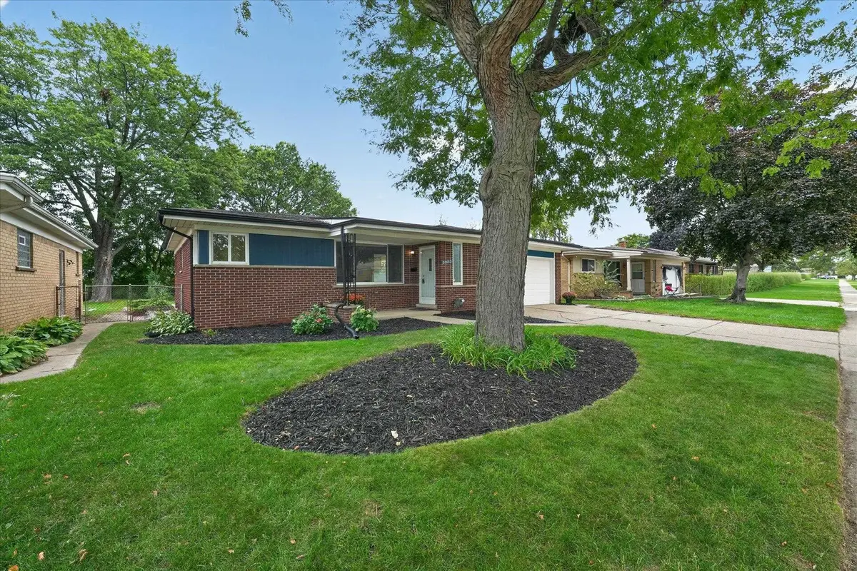 26632 Marilyn AVE, Warren, MI 48089 - #1