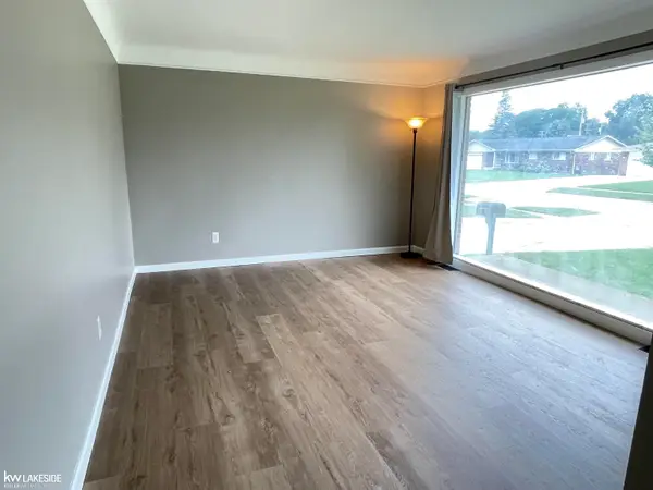 11100 Erdmann RD, SterlingHeights, MI 48314