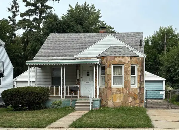 20009 Kenosha  ST, HarperWoods, MI 48225