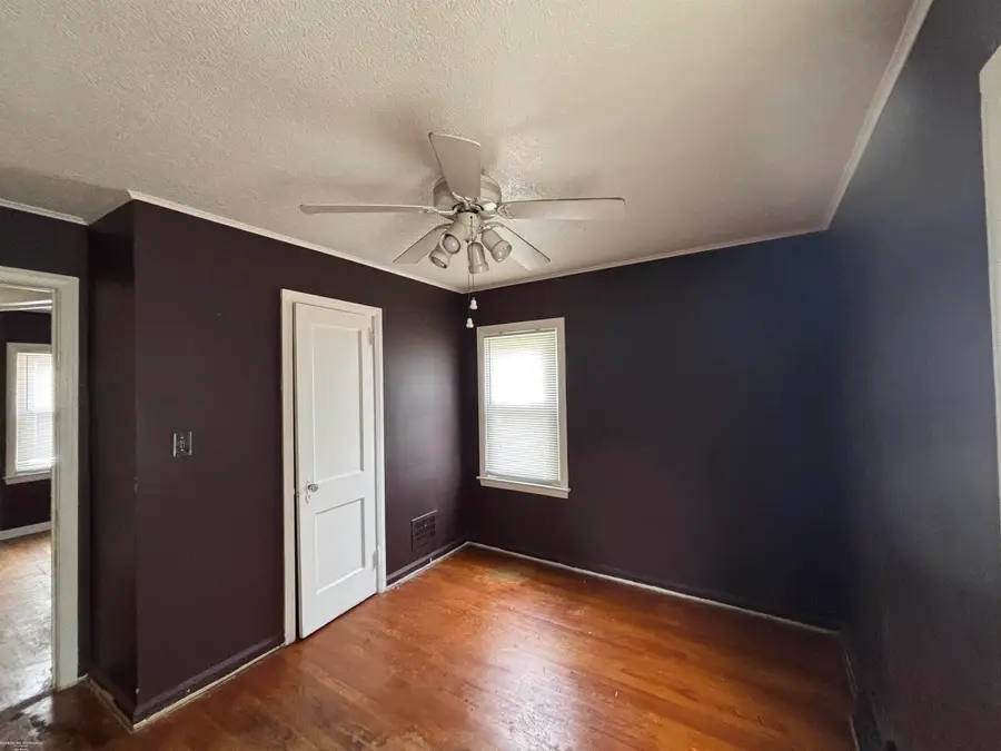 20009 Kenosha  ST, Harper Woods, MI 48225 - #2