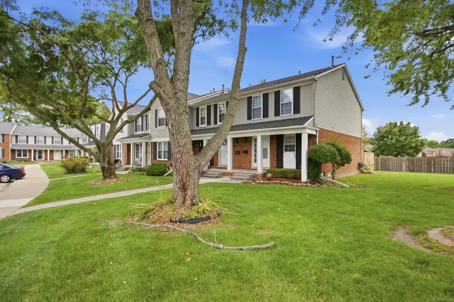 36320 Park Place DR, Sterling Heights, MI 48310 - #2