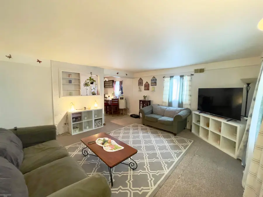 22132 Masch ST, Warren, MI 48091 - #2