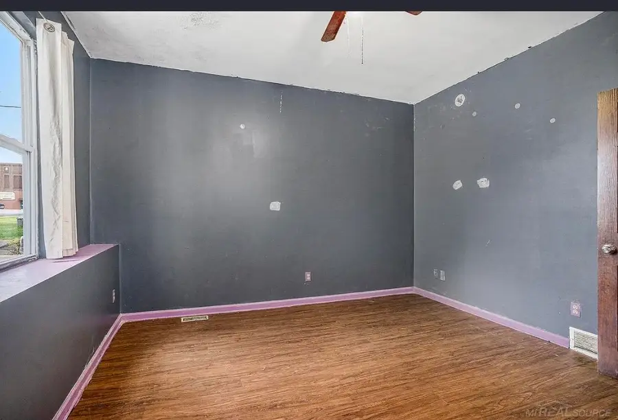 210 N Van Buren ST, Bloomingdale, MI 49026 - #2