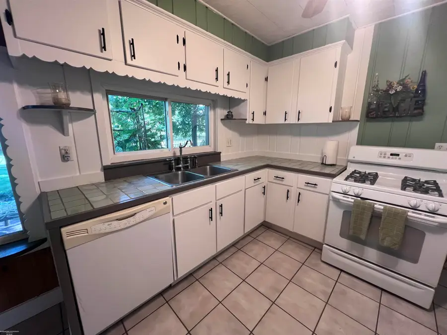 51 Juniper ST, Auburn Hills, MI 48326 - #3
