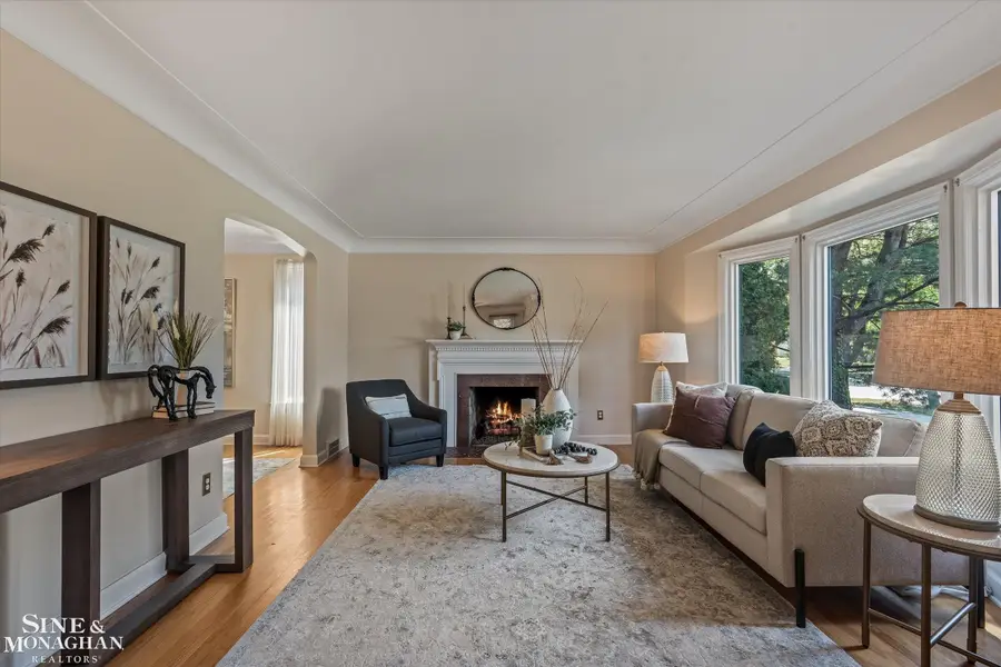 1930 Lochmoor BLVD, Grosse Pointe Woods, MI 48236 - #3