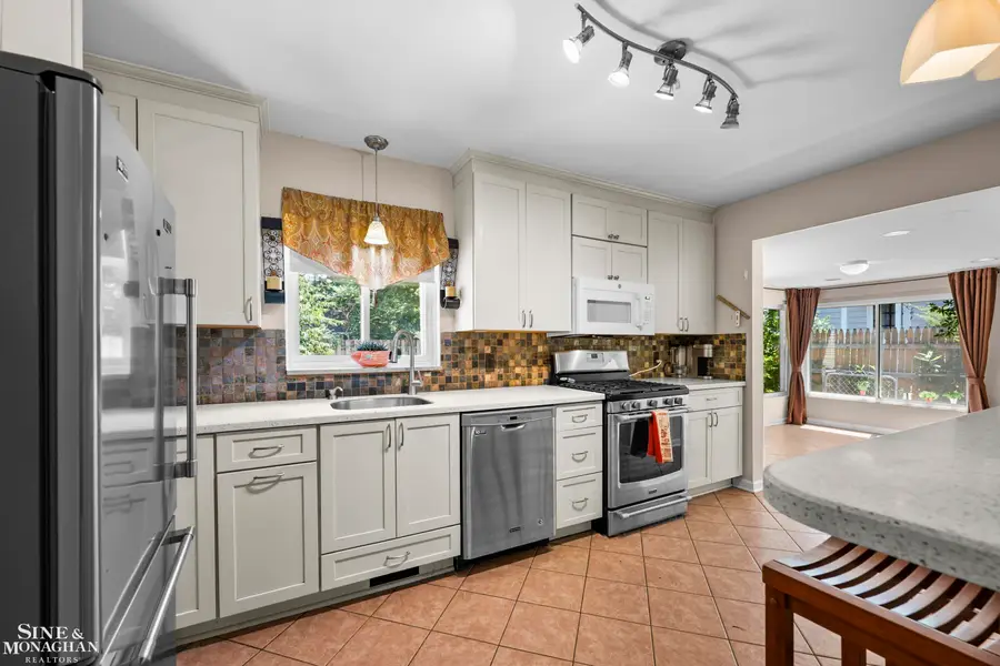 306 Ridge RD, Grosse Pointe Farms, MI 48236 - #3