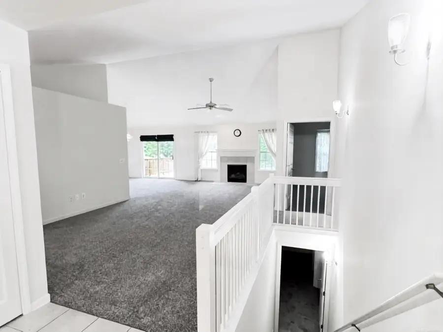 44443 Patricia DR, Sterling Heights, MI 48314 - #3