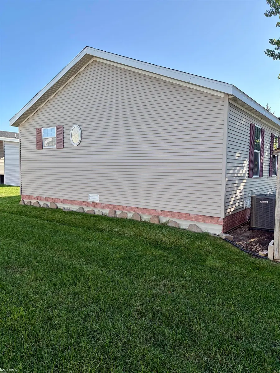 52517 Green Ash Court CT, Chesterfield, MI 48051 - #3