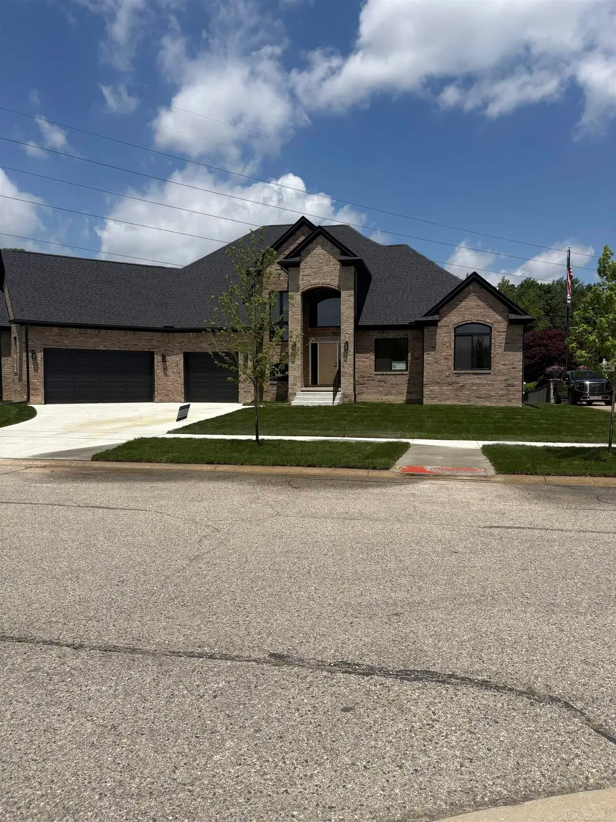 10505 Excalibur DR, Shelby, MI 48315 - #1