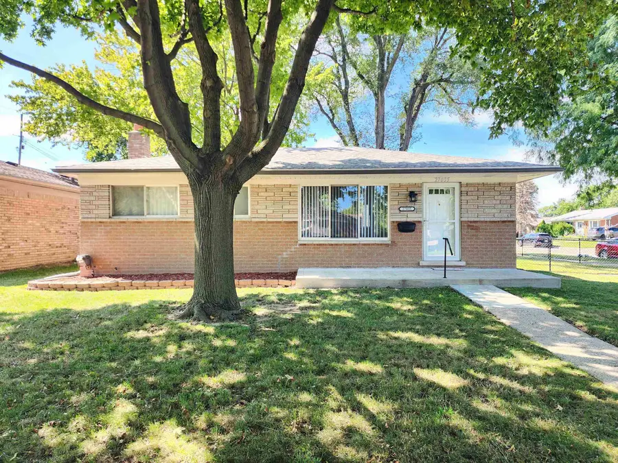 27055 Merideth DR, Warren, MI 48092 - #3