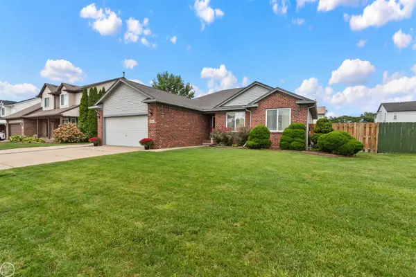 24445 Kolleen LN, ClintonTownship, MI 48035