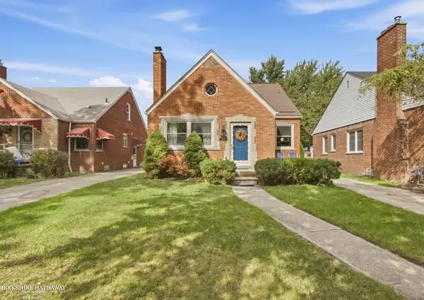 1790 Kenmore, GrossePointeWoods, MI 48236
