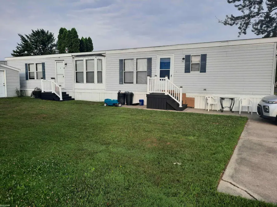15330 Danseur DR, Clinton Township, MI 48038 - #2