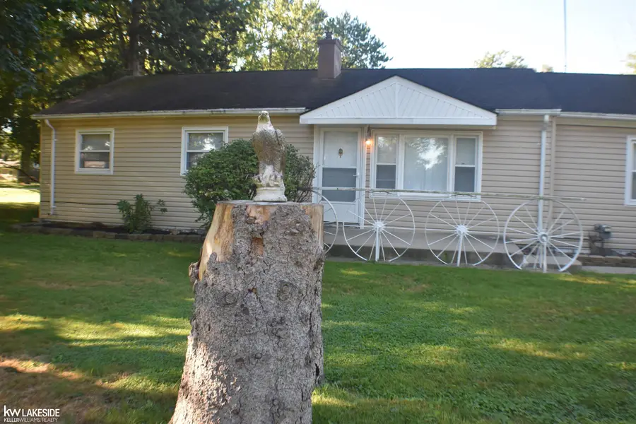 21360 Remick ST, Clinton Township, MI 48036 - #2