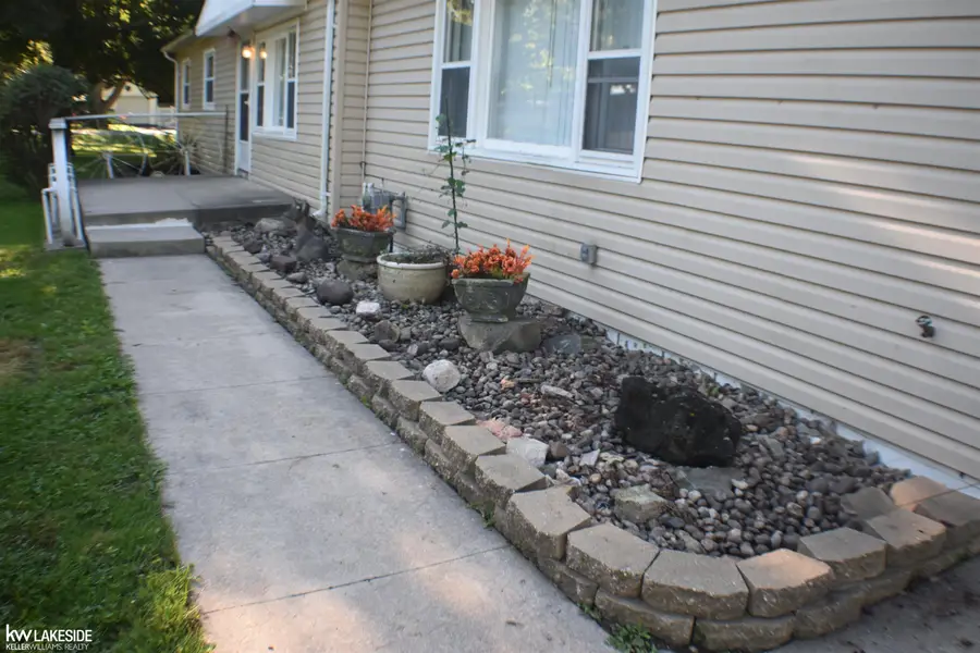 21360 Remick ST, Clinton Township, MI 48036 - #3