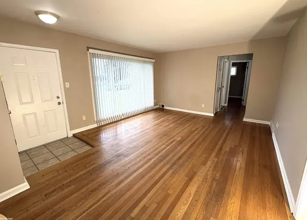 26260 Marlene ST, Roseville, MI 48066
