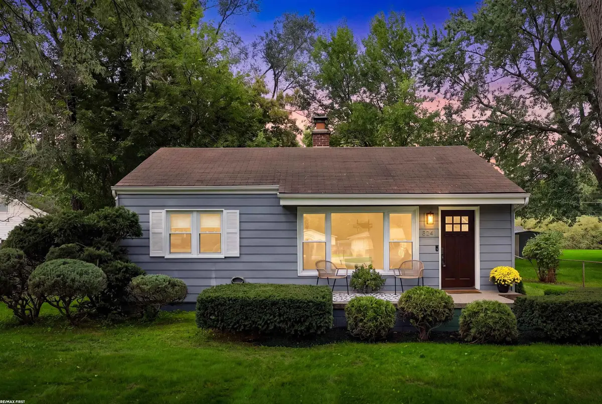 8241 Russell ST, Utica, MI 48317 - #1