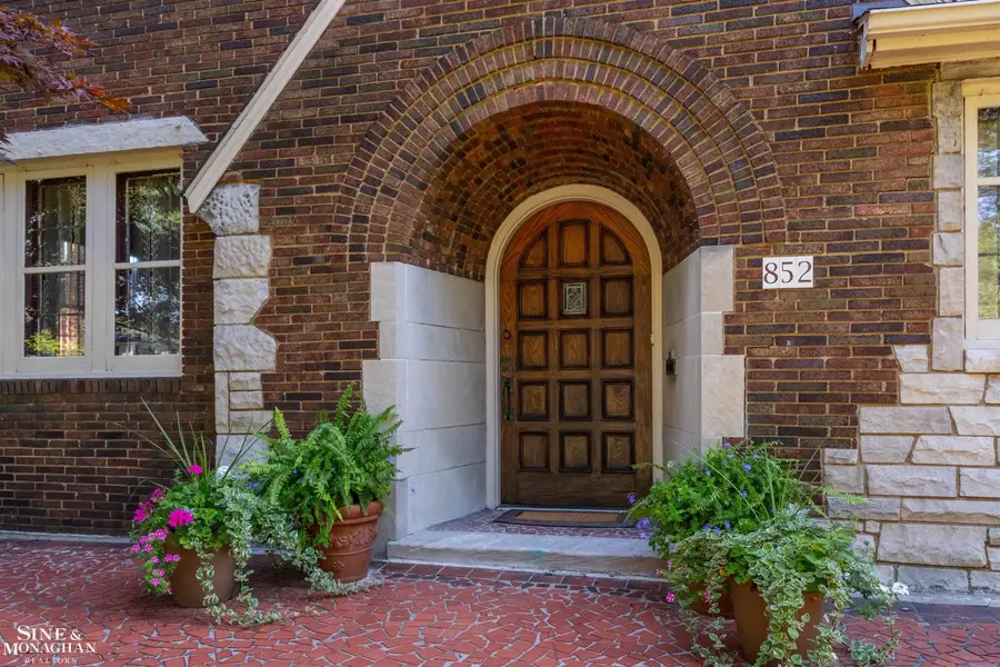 852 Whittier RD, Grosse Pointe Park, MI 48230 - #2