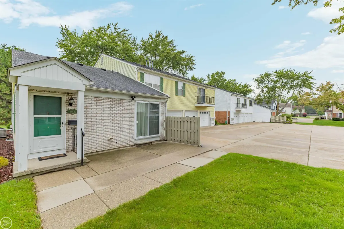 24642 Spring LN, Harrison Township, MI 48045 - #1