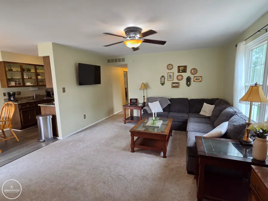 24399 Meadowbridge DR, Clinton Township, MI 48035 - #3