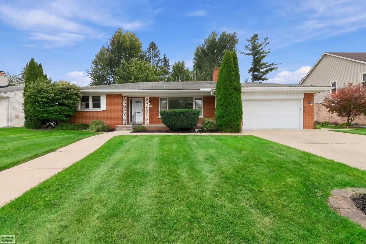 25445 Graceland CIR, Dearborn Heights, MI 48125 - #1