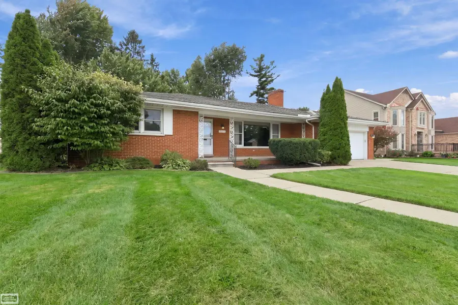 25445 Graceland CIR, Dearborn Heights, MI 48125 - #3