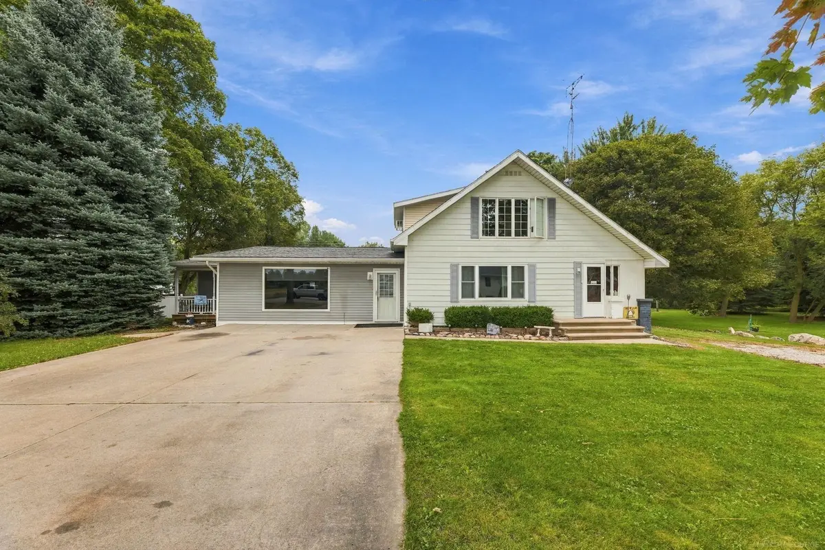 2231 E Forester RD, Deckerville, MI 48427 - #1