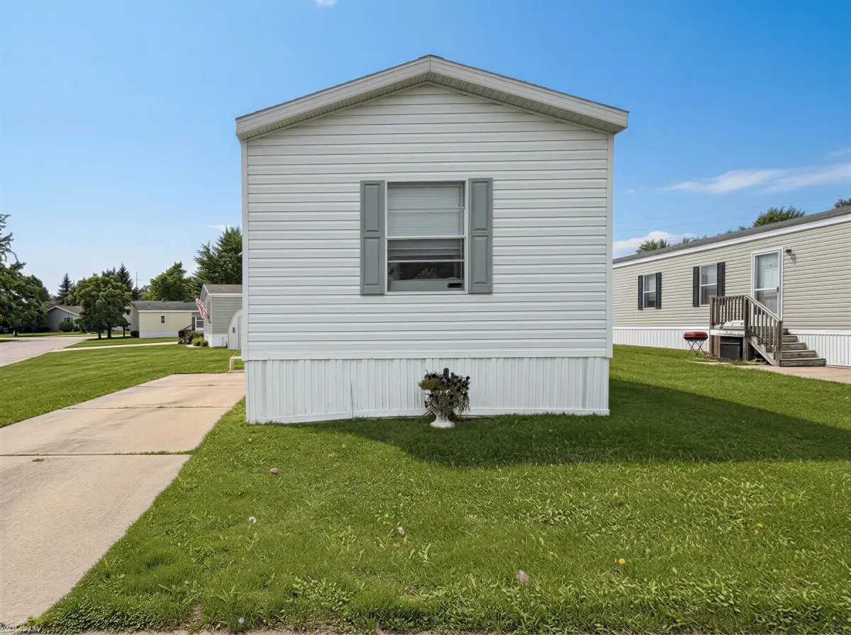 138 Applewood, Columbus, MI 48063 - #1