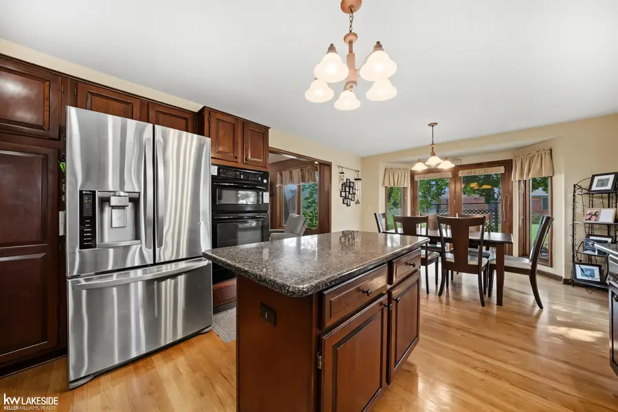 4418 Bayleaf DR, Sterling Heights, MI 48314 - #2